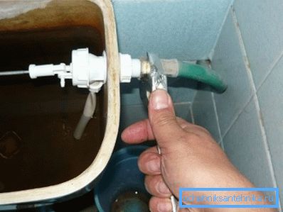 We eliminate leaks at the junction of the hose and inlet fittings