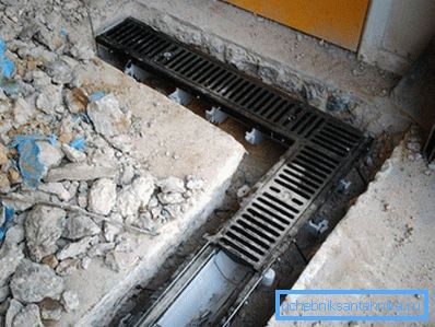 1212 Linear drainage device around the house