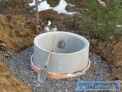The device of the well should be made with careful sealing of all vertical and horizontal joints The device of the well should be made with careful sealing of all vertical and horizontal joints