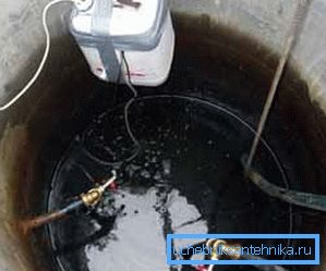 The device of a water well from concrete rings is, of course, not Newton's bin, but you also have to think, and you can also get confused in the organization (photo “C”) The device of a water well from concrete rings is, of course, not Newton's bin, but you also have to think, and you can also get confused in the organization (photo “C”)