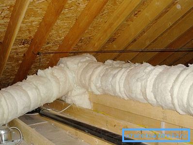 Insulation ventilation in the attic