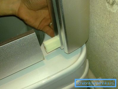 In most cases, all elements are connected without much difficulty, just insert the fasteners into the groove until it clicks In most cases, all elements are connected without much difficulty, just insert the fasteners into the groove until it clicks