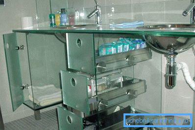 In some designs of glass is made itself stand or stand In some designs of glass is made itself stand or stand
