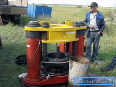 During the drilling process, it may be necessary to install intermediate casing strings. During the drilling process, it may be necessary to install intermediate casing strings.