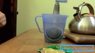 In citric acid solution In citric acid solution
