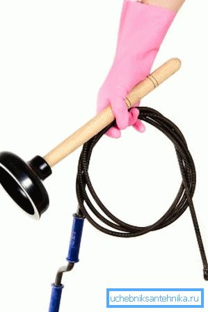 The plunger and cable should always be in the apartment or house, since no one knows when they can be useful and how quickly the system will need to be cleaned.