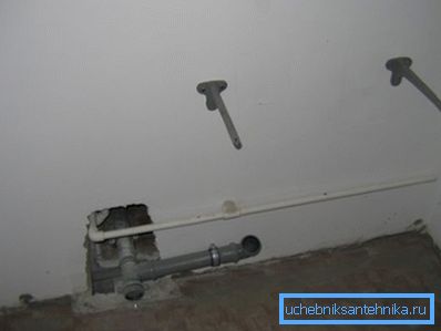 Option mounts under the hinged system. Option mounts under the hinged system.