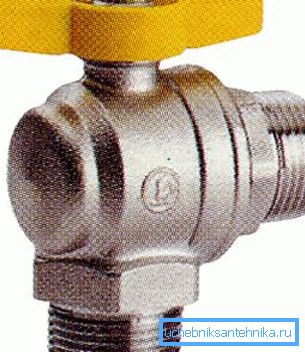 Valves used on gas lines are usually marked in yellow. Valves used on gas lines are usually marked in yellow.