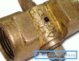 Version of the valve with a drain hole. Version of the valve with a drain hole.