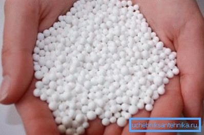 Moisture-absorbing silicone