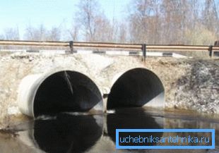 Culvert pipes on the reservoir Culvert pipes on the reservoir