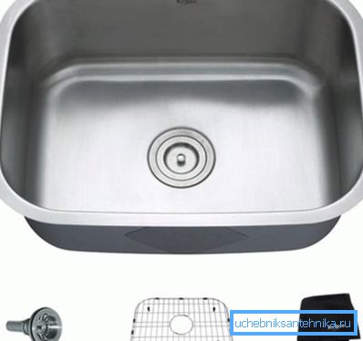 Flush sink with a set of accessories. Flush sink with a set of accessories.