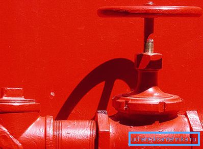 All exterior elements of the system for greater visibility are painted in red All exterior elements of the system for greater visibility are painted in red