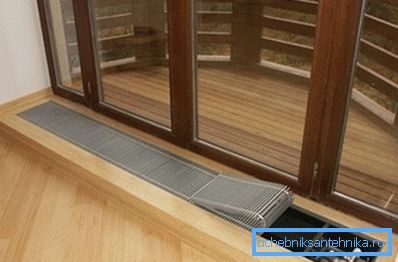 Embedded model in the floor niche