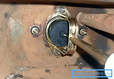 Choosing reinforcement, pay attention to the bolts. They should be brass, but by no means steel. Choosing reinforcement, pay attention to the bolts. They should be brass, but by no means steel.