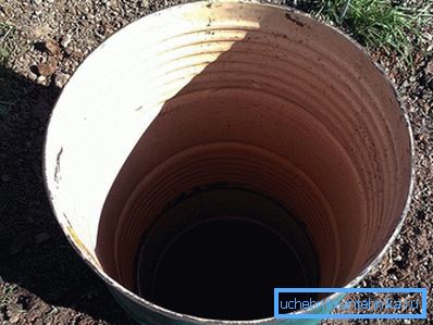 Sink pit of metal barrels Sink pit of metal barrels
