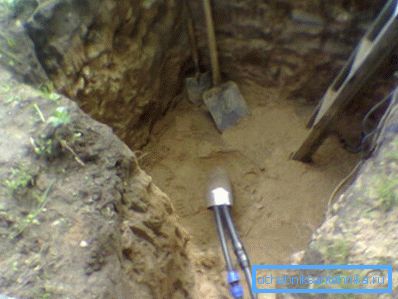 The well exit to the surface (wellhead) is better to lower below the freezing level.