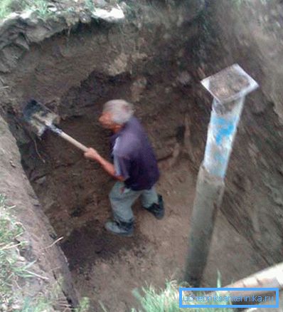 We dig out a ditch for a caisson. We dig out a ditch for a caisson.