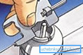 Unscrewing the nut with a special tool Unscrewing the nut with a special tool