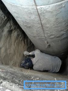 Well leveling from reinforced concrete