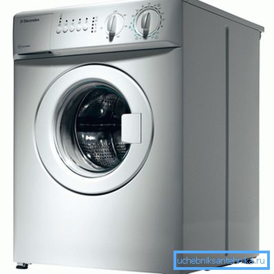 The height of the body of the machine in the photo - only 67 centimeters. Loading - 3 kilograms of dry linen.