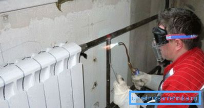 Replacing radiators in the apartment with gas welding by a qualified specialist