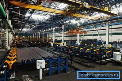 Factories producing such material occupy rather large areas and are designed for conveyor lines.