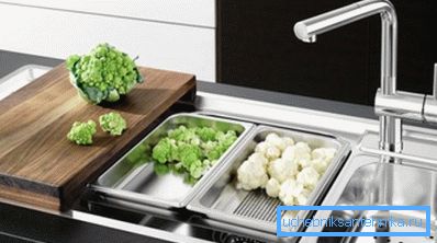 Iron sink perfectly fit into almost any interior.